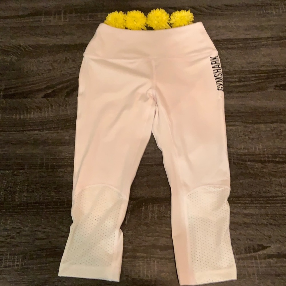 Gymshark white mesh Capri leggings, size XS